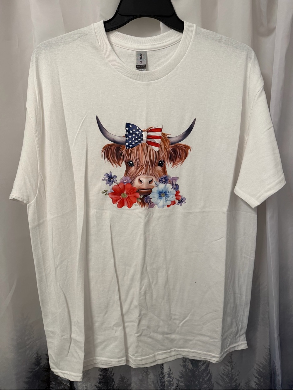 Women’s Americana Highland Cow T-Shirt. Size XL.